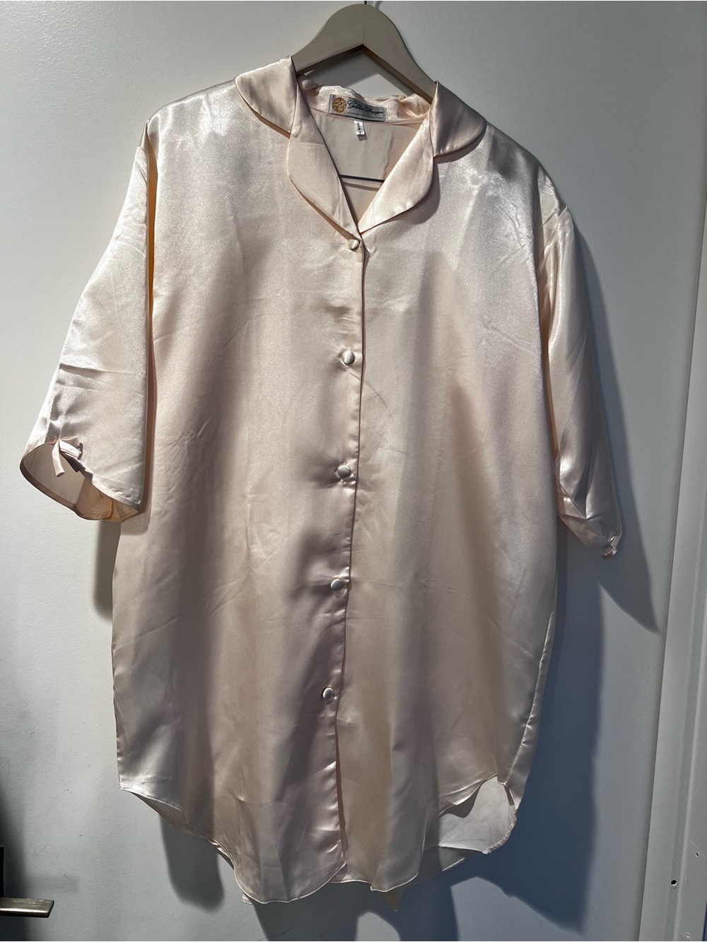 Women's 100% silk Cream Relaxed Oversized Button-Down Shirt,Short Sleeve size L